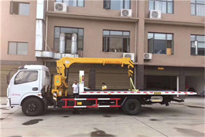 大石桥附近汽车轮胎更换